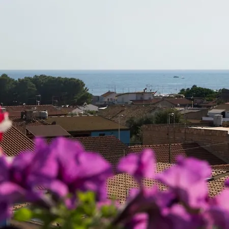 Matisse Beach Apartment Punta Secca
